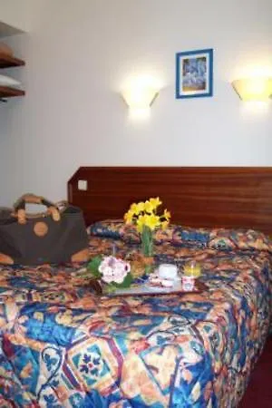 ***  Kyriad Hotel XIII Italie Gobelins Paris France